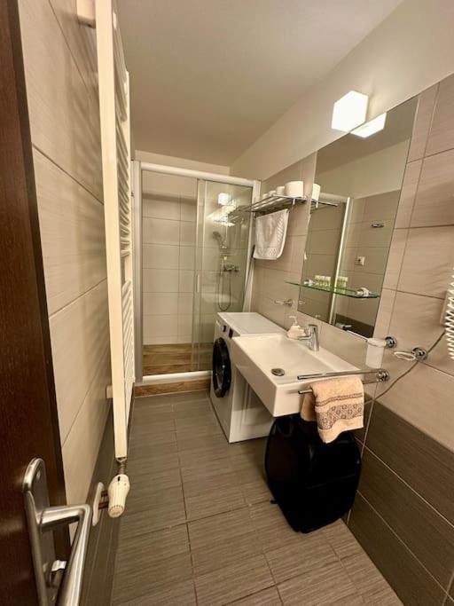 Apartman Priamo Na Hlavnej Ulici โกชิเซ ภายนอก รูปภาพ