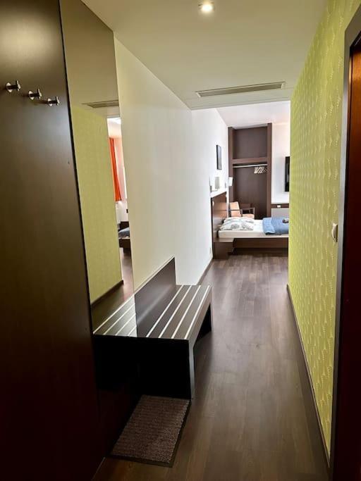 Apartman Priamo Na Hlavnej Ulici โกชิเซ ภายนอก รูปภาพ